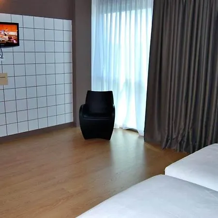 Ξενοδοχείο Ele Hotelandgo Arasur 3*